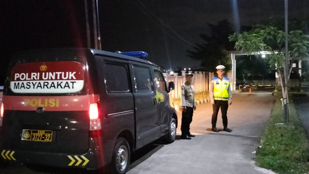 Tekan Kriminalitas Jalanan Personil Polsek Mauk Rutinkan Patroli Malam